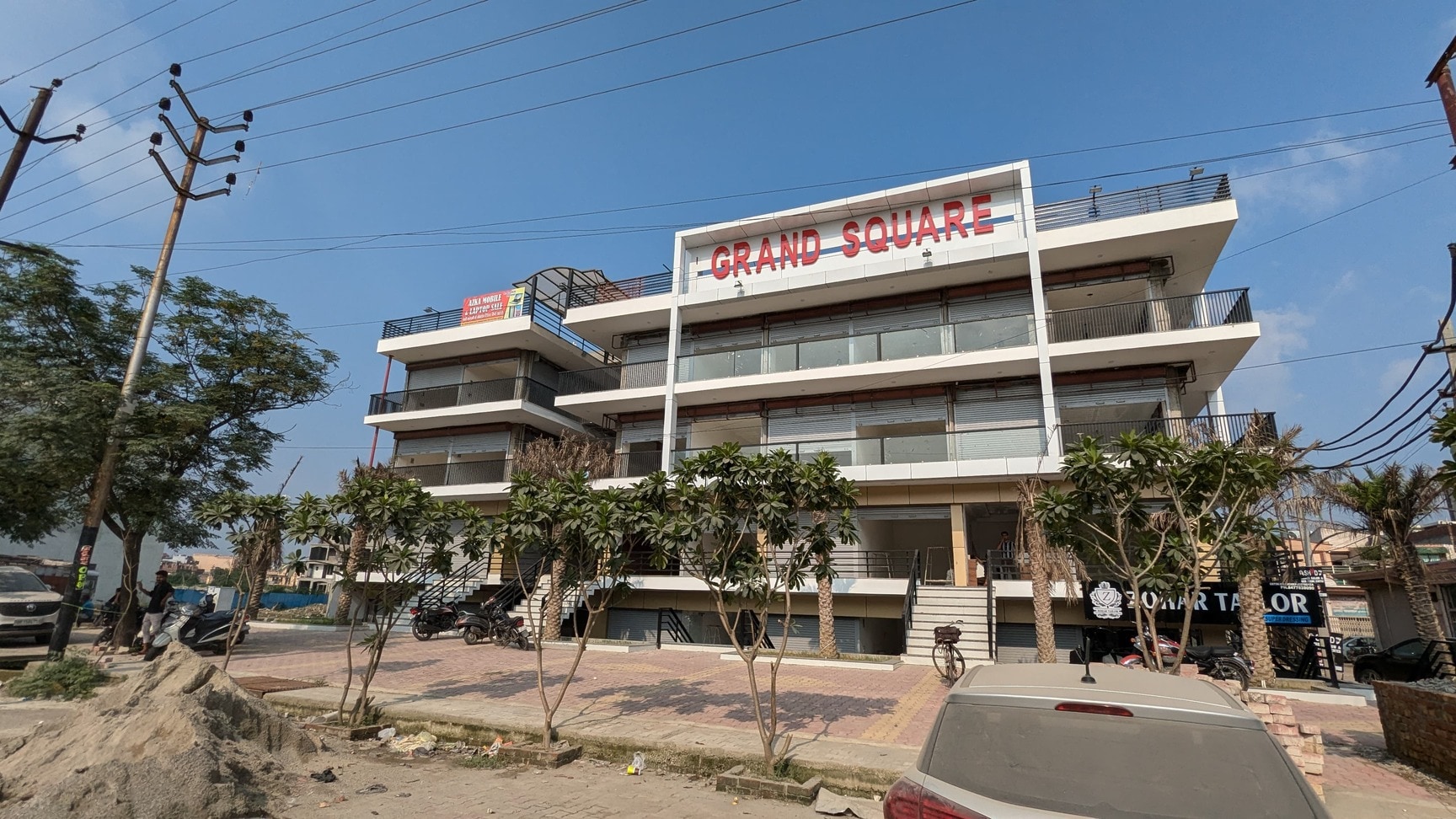 ग्रैंड स्क्वेयर कॉम्प्लेक्स पर फिर उठे सवाल, फायर एनओसी और बेसमेंट उपयोग को लेकर चर्चा तेज